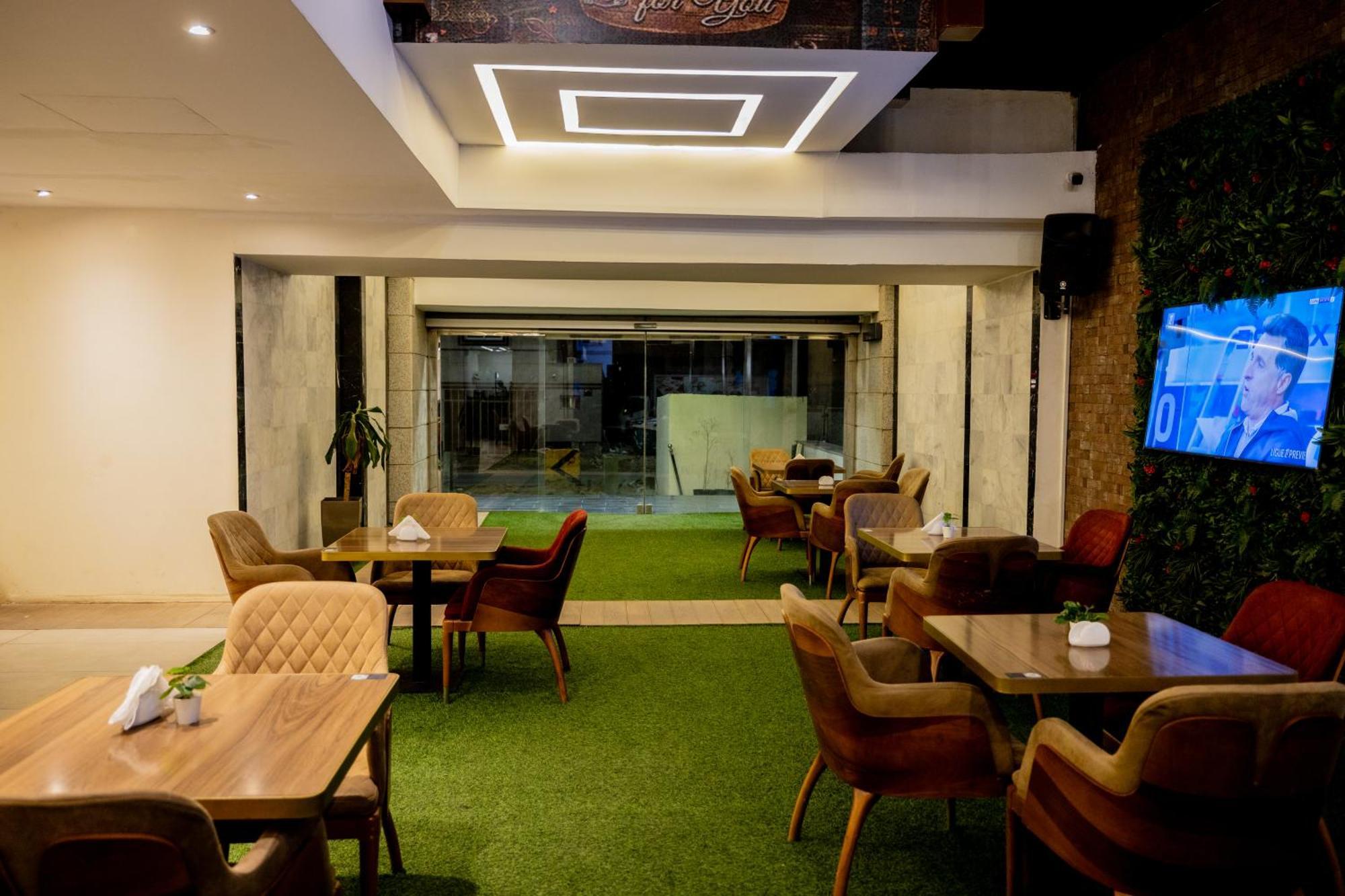 Mora Hotel By Pioneer Yidda Exterior foto